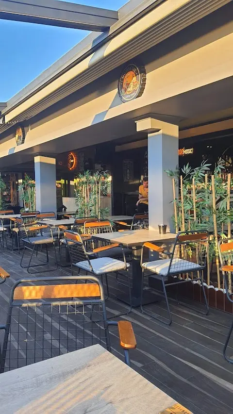 Compass Restaurant & Cafe & Bar