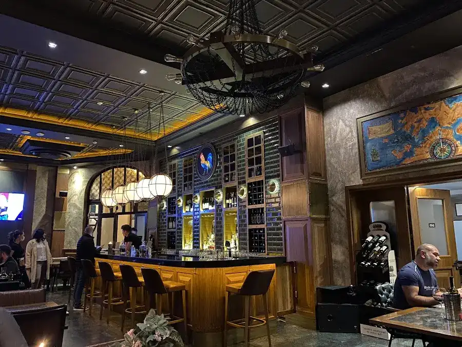 Noir Wine House