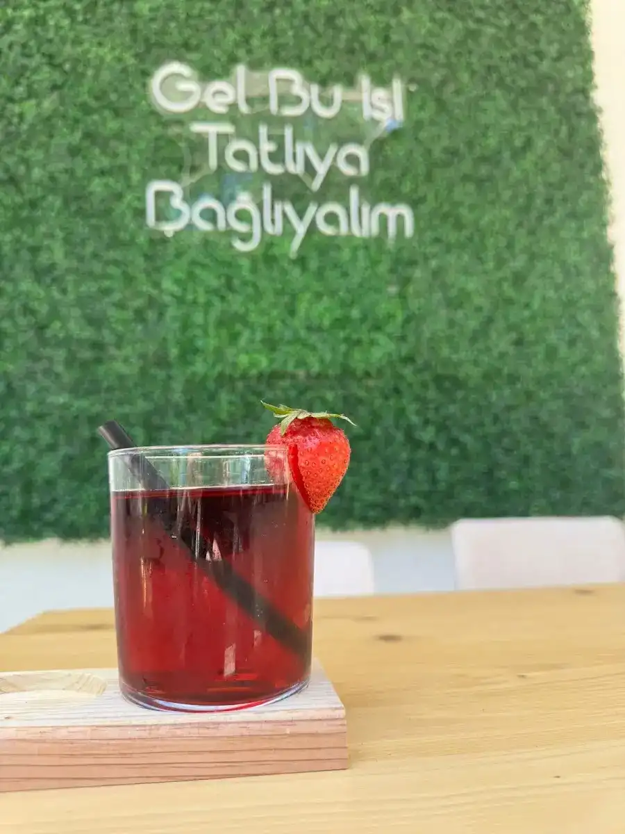 Laya Dessert & Coffee