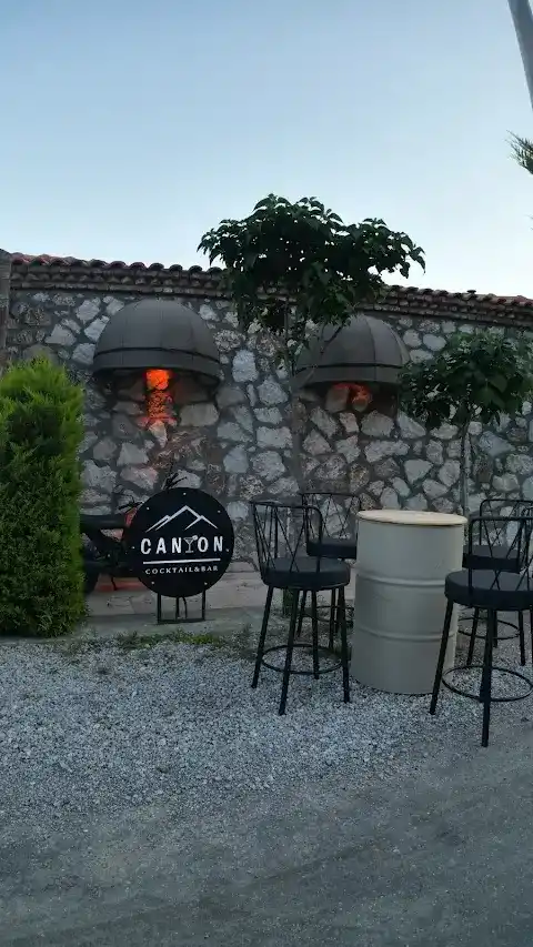 Canyon Cocktail & Bar