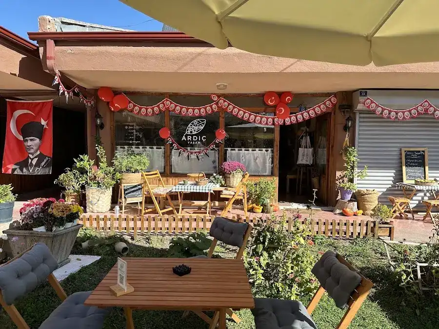 Ardıç Yaşam Atölyesi & Cafe