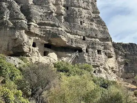 Seben Kayaevleri