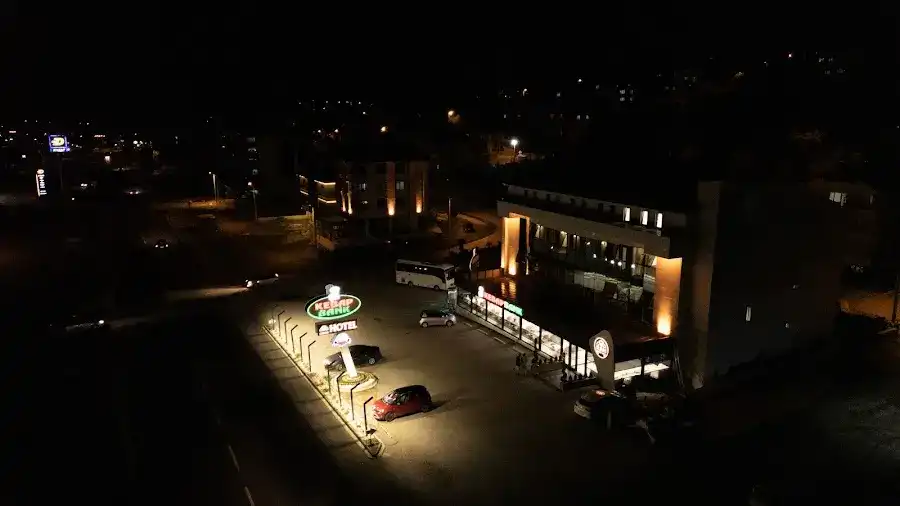 Ren Business Hotel