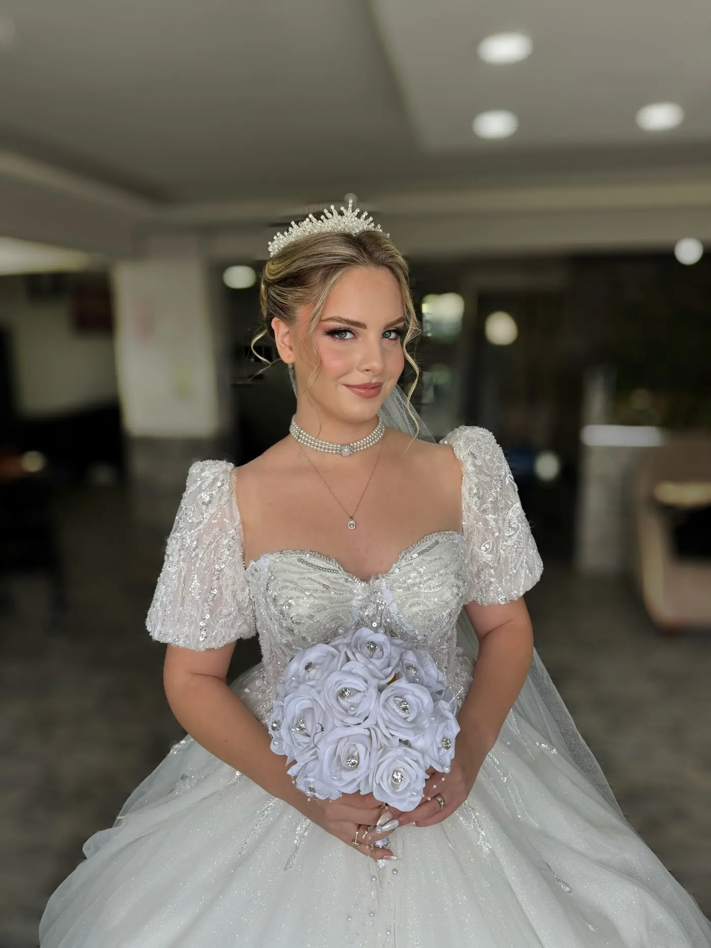 White Rose Bayan Kuaförü