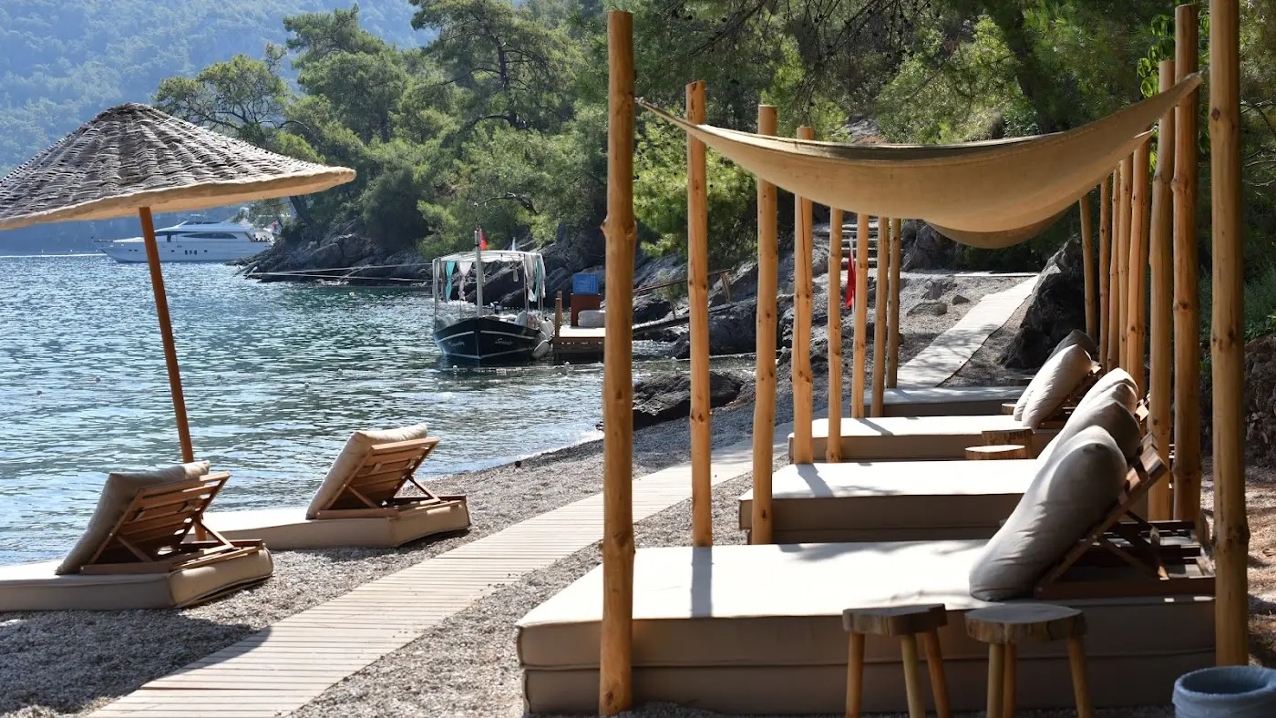 Hillside Beach Club