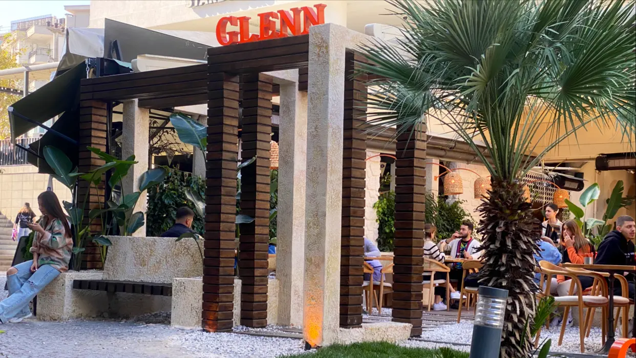 Glenn Cocktails & Dinner