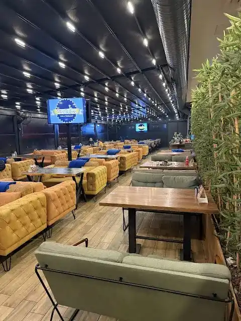 New City Lounge Cafe & Restaurant