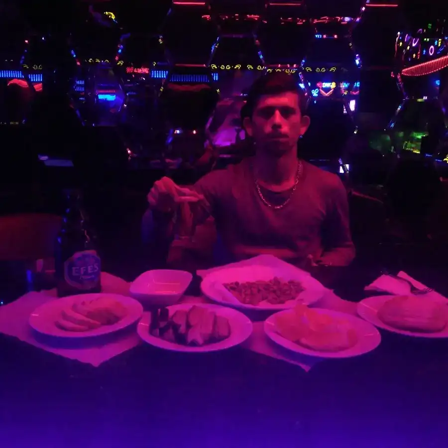 Tempo Gece Kulübü | DJ Sahne | Canlı Müzik, Gazino, Bursa, Yıldırım