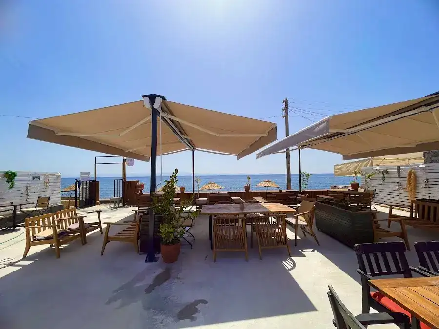 Maçka restaurant beach