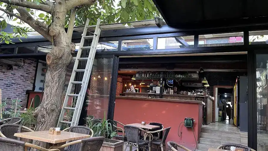 Mavi cafe bistro