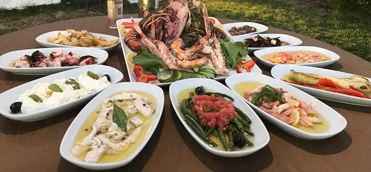 GEYİKLİ TRİO RESTAURANT fotoğraf 2