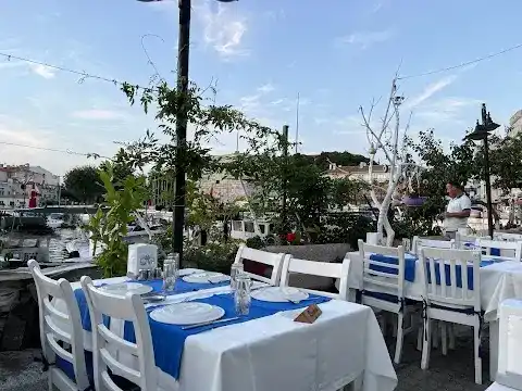Kalabalık by Stathis