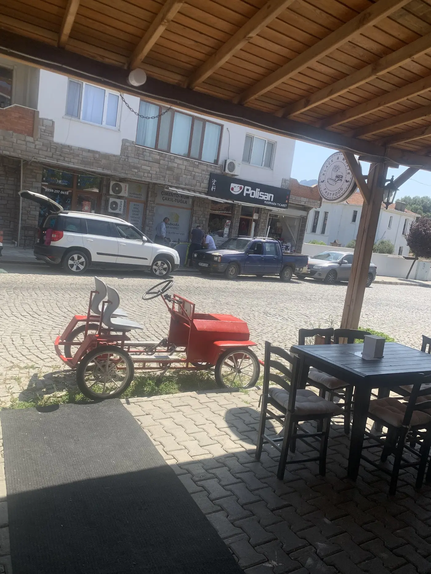 BLACK&WHİTE FAST FOOD