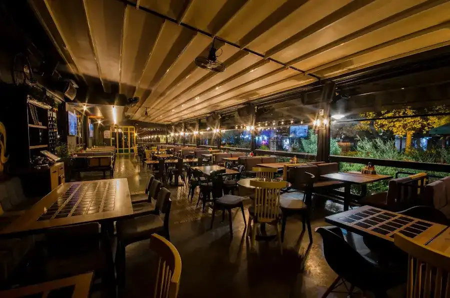 Akava Lounge Food & Drink