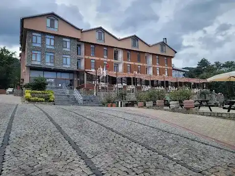 Göknar Otel