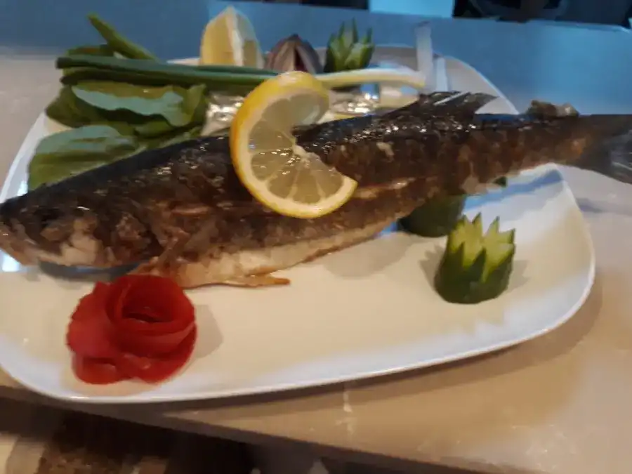 Kalabalık -Et -Balık Deniz Ürünleri Restoranı fotoğraf 2