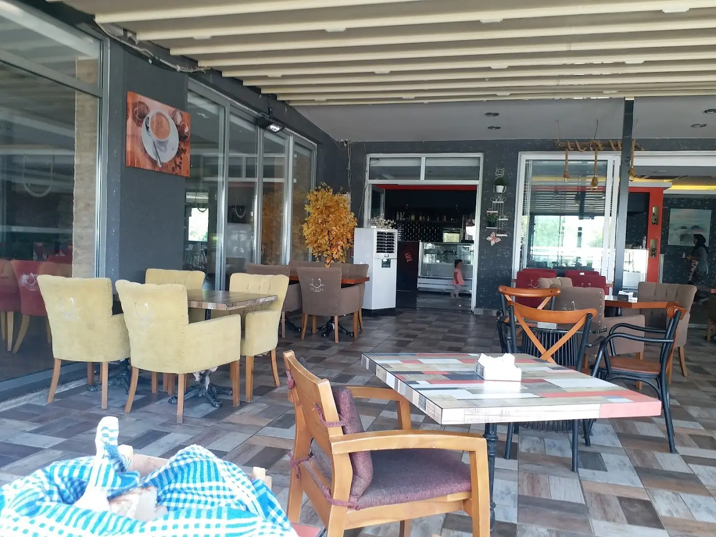 Muezza Cafe Bistro