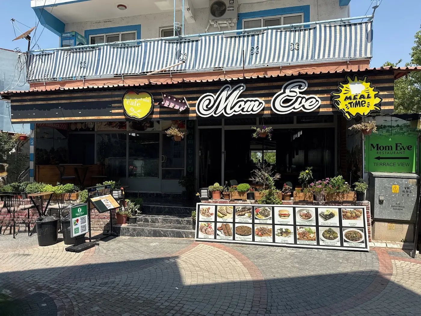 Mom Eve Restaurant & Pub wine house