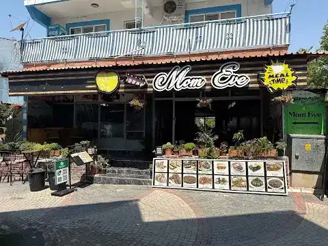 Mom Eve Restaurant & Pub wine house