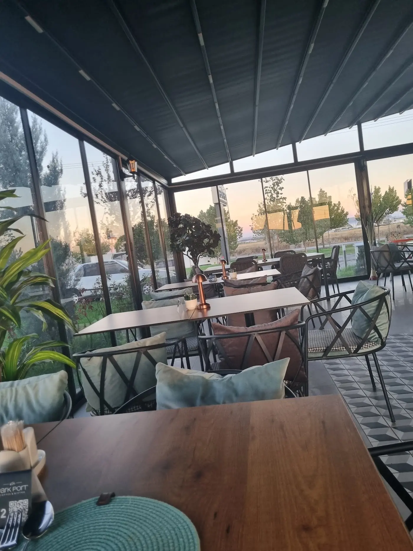 Park Port By RO Garden Coffee & Bistro