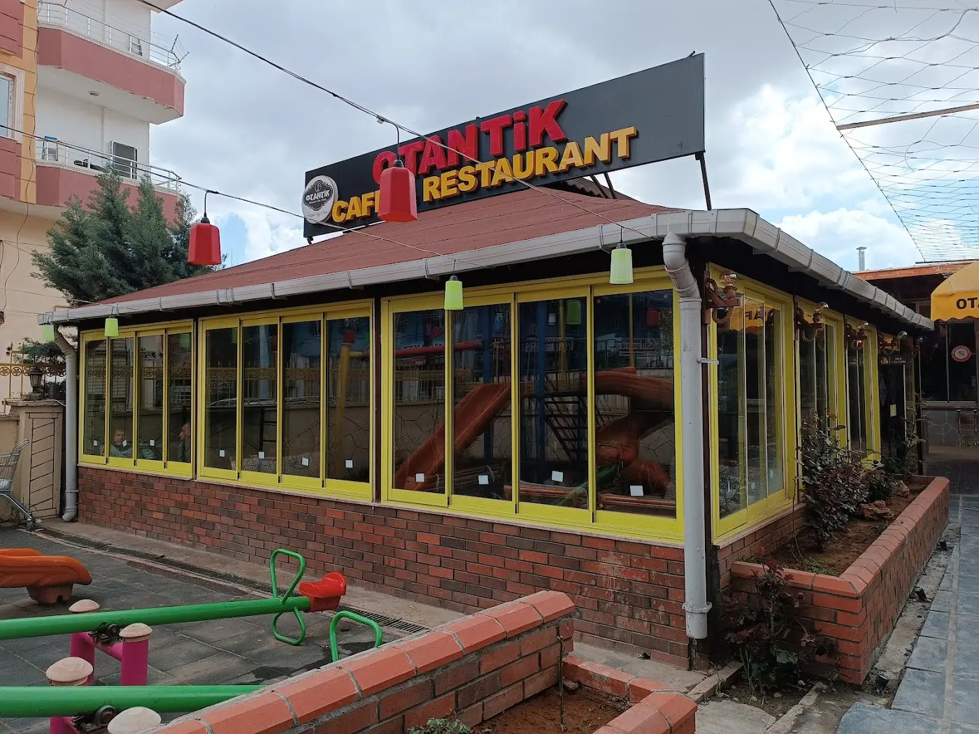 Otantik Cafe Restaurant