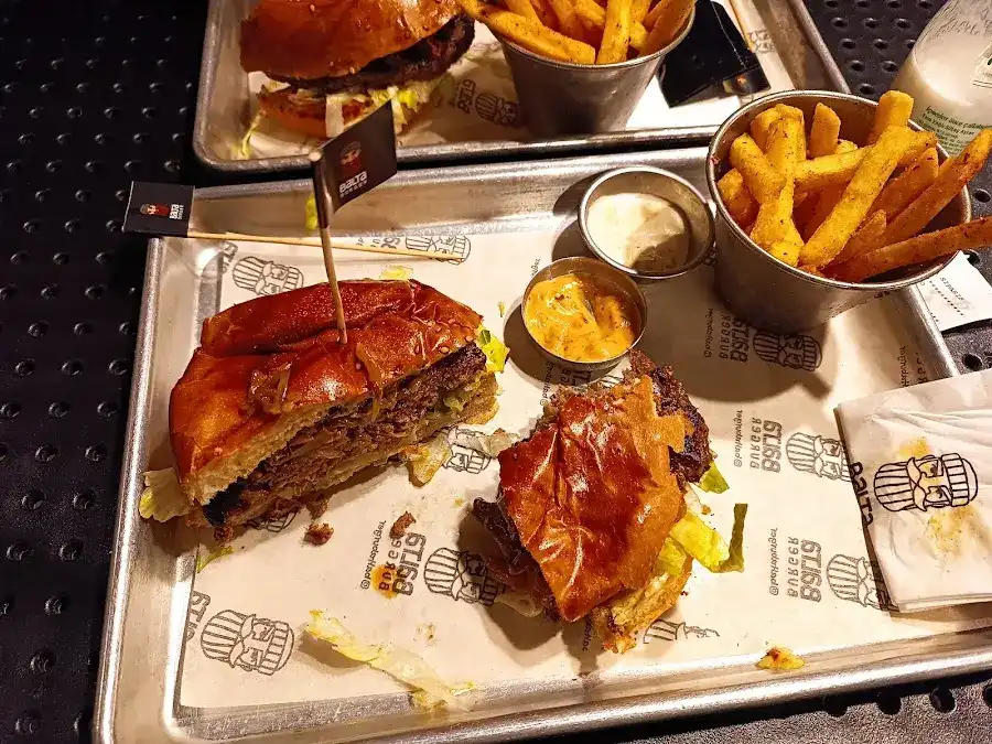 Balta Burger 75. Cadde fotoğraf 2