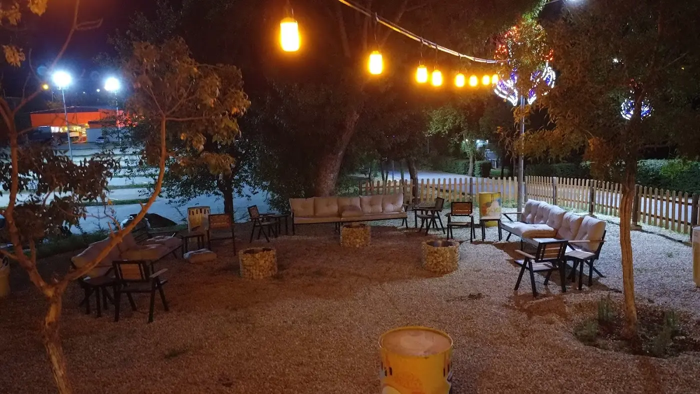 Nubar Cafe