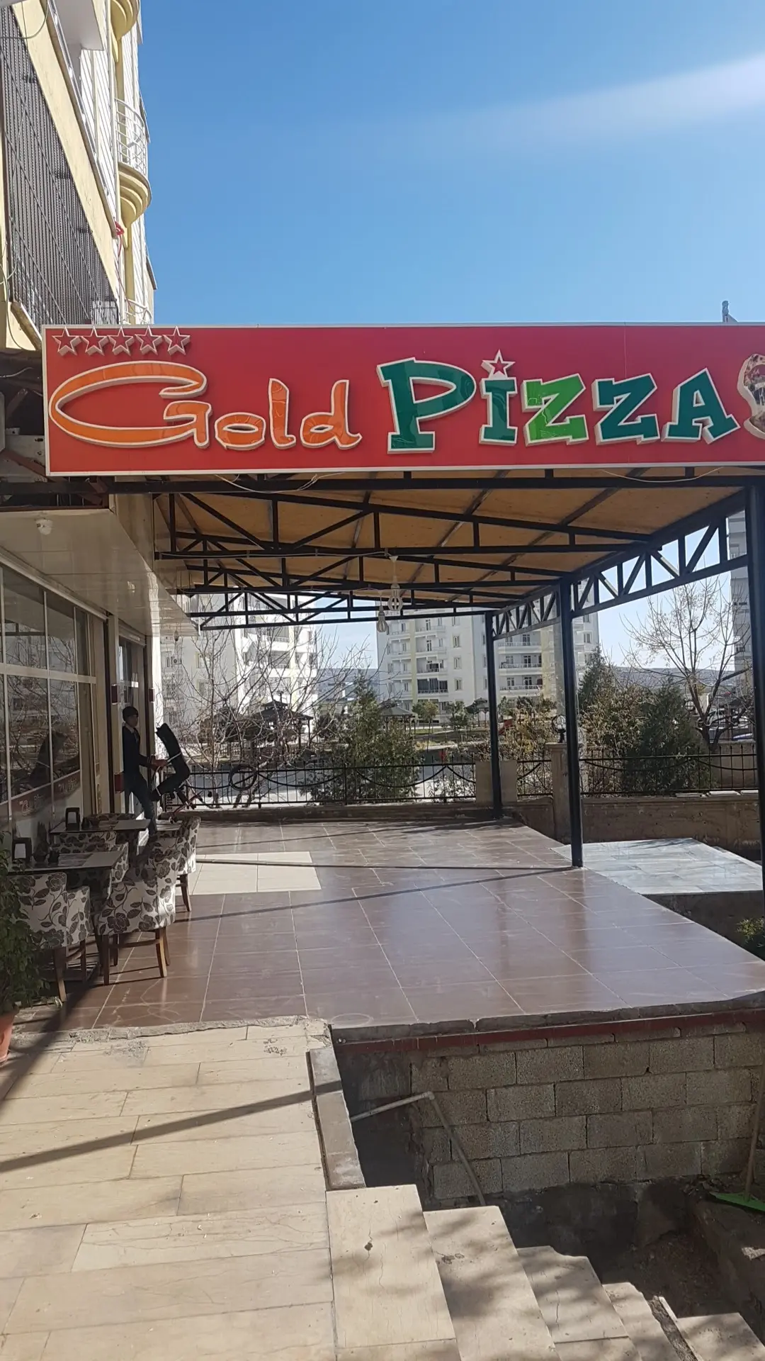 Gold Pizza