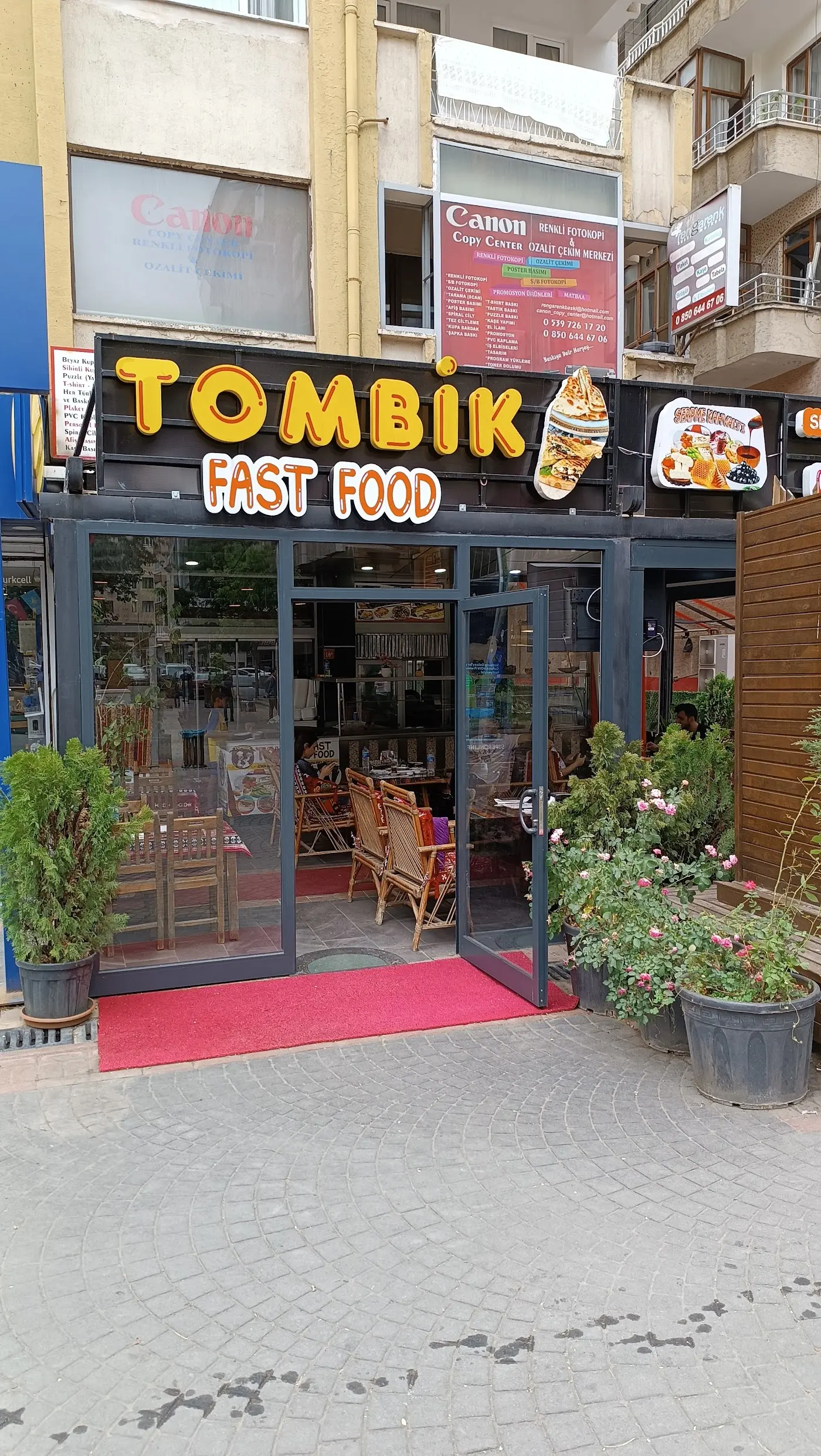 Tombik fast food kahvaltı tost gözleme menemen salonu
