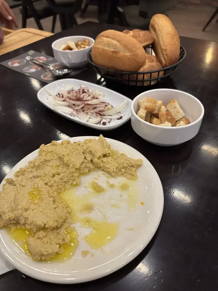 Nikopolis Cafe & Restaurant