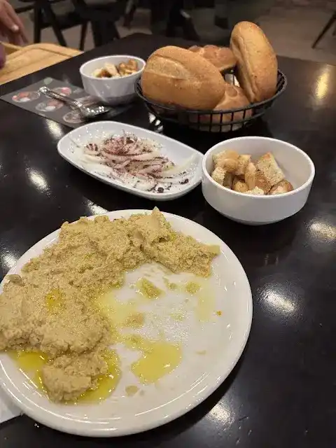 Nikopolis Cafe & Restaurant