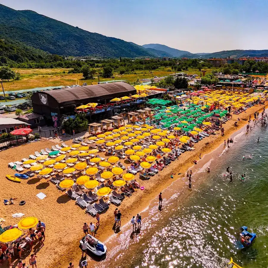 Arkadaş beach club
