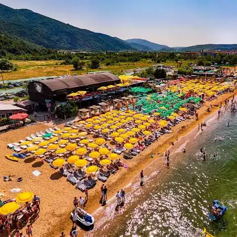 Arkadaş beach club