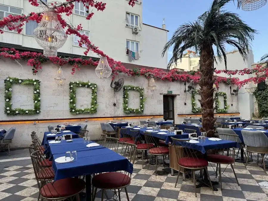 Gece Gündüz Bistro