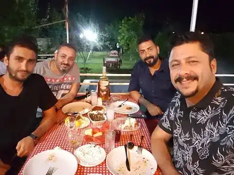 Meyhane Bizim Bağ