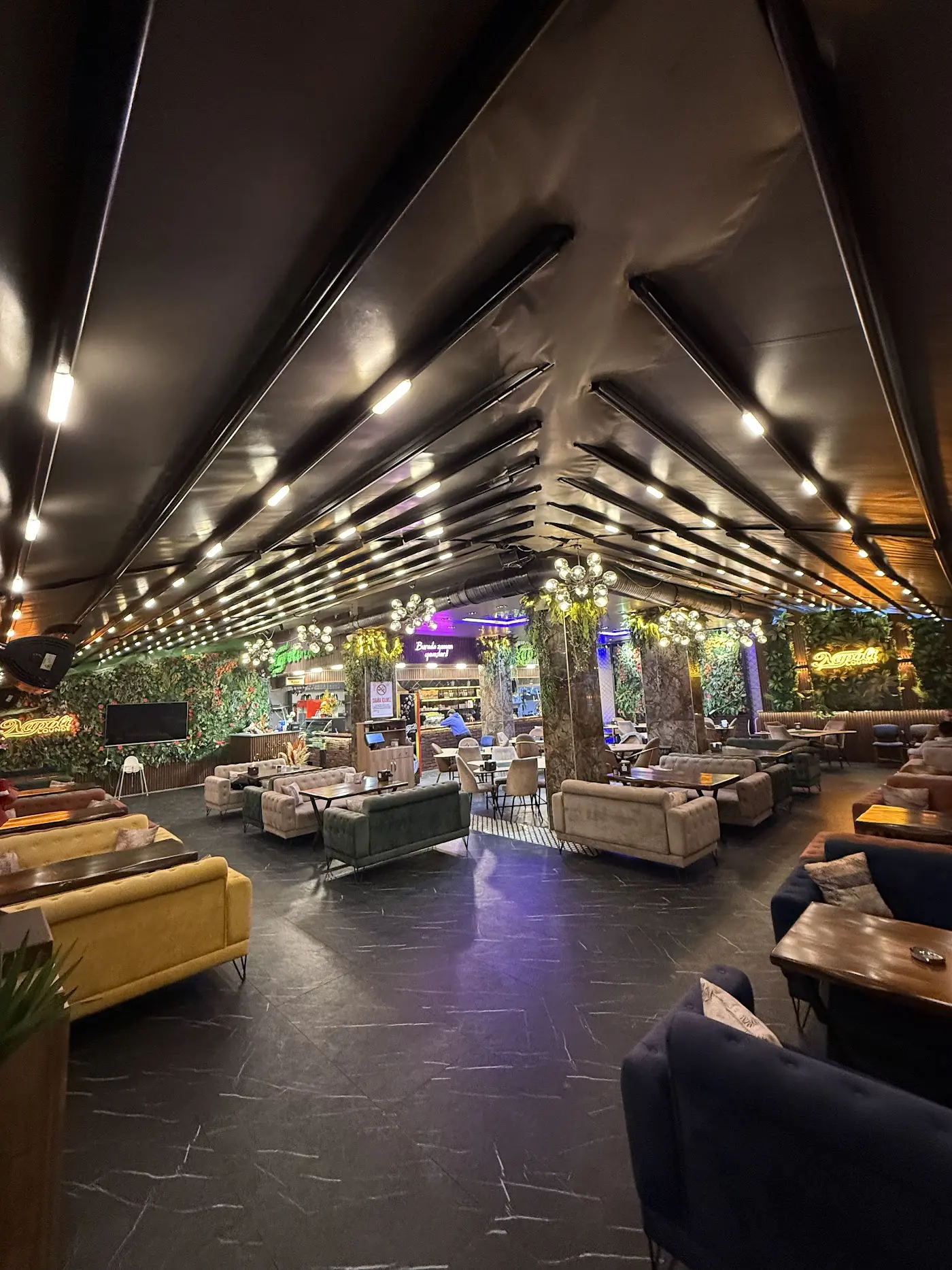 Napoli Lounge Cafe Restaurant Hookah