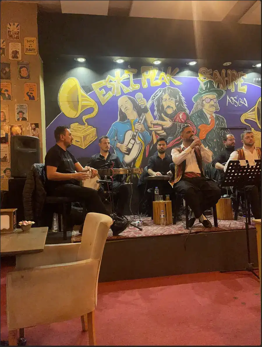 eskiplak cafe karataş