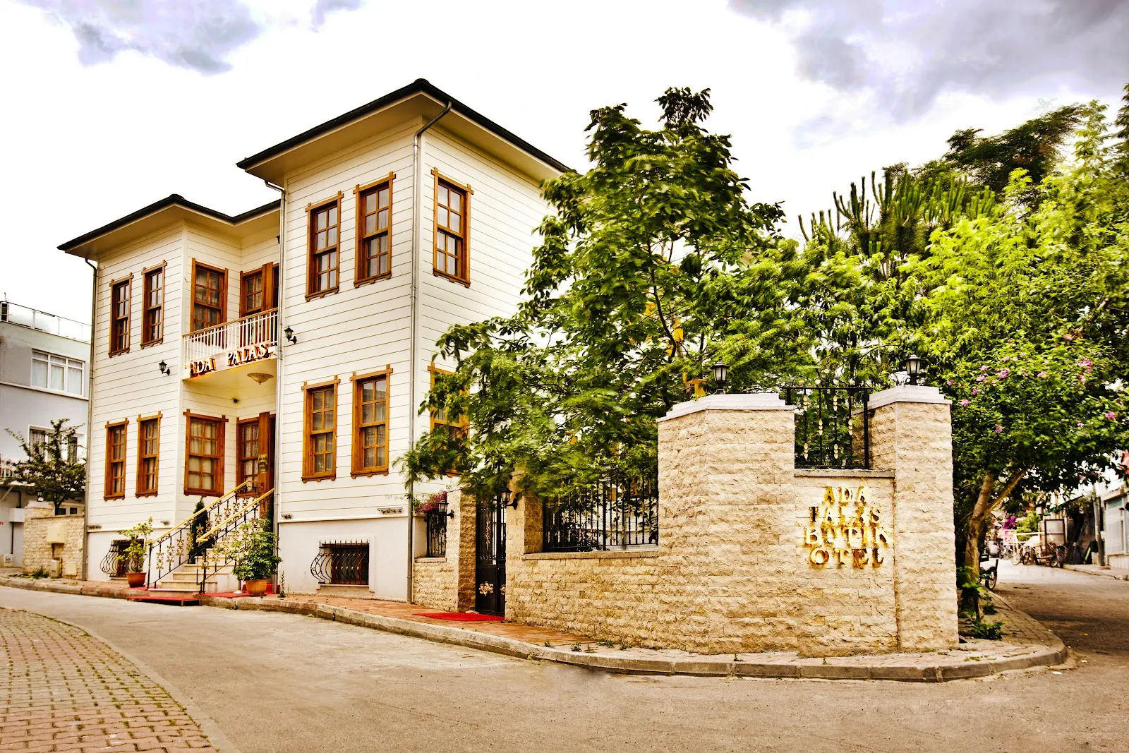 Ada Palas Otel Büyükada