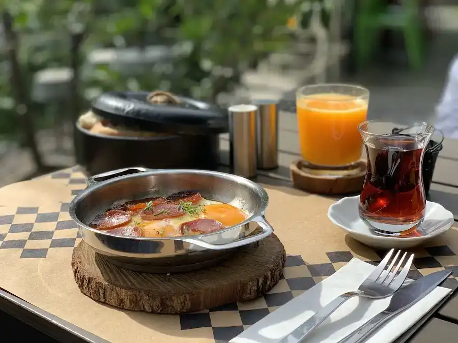 Bahçede Sinek Kafe fotoğraf 2