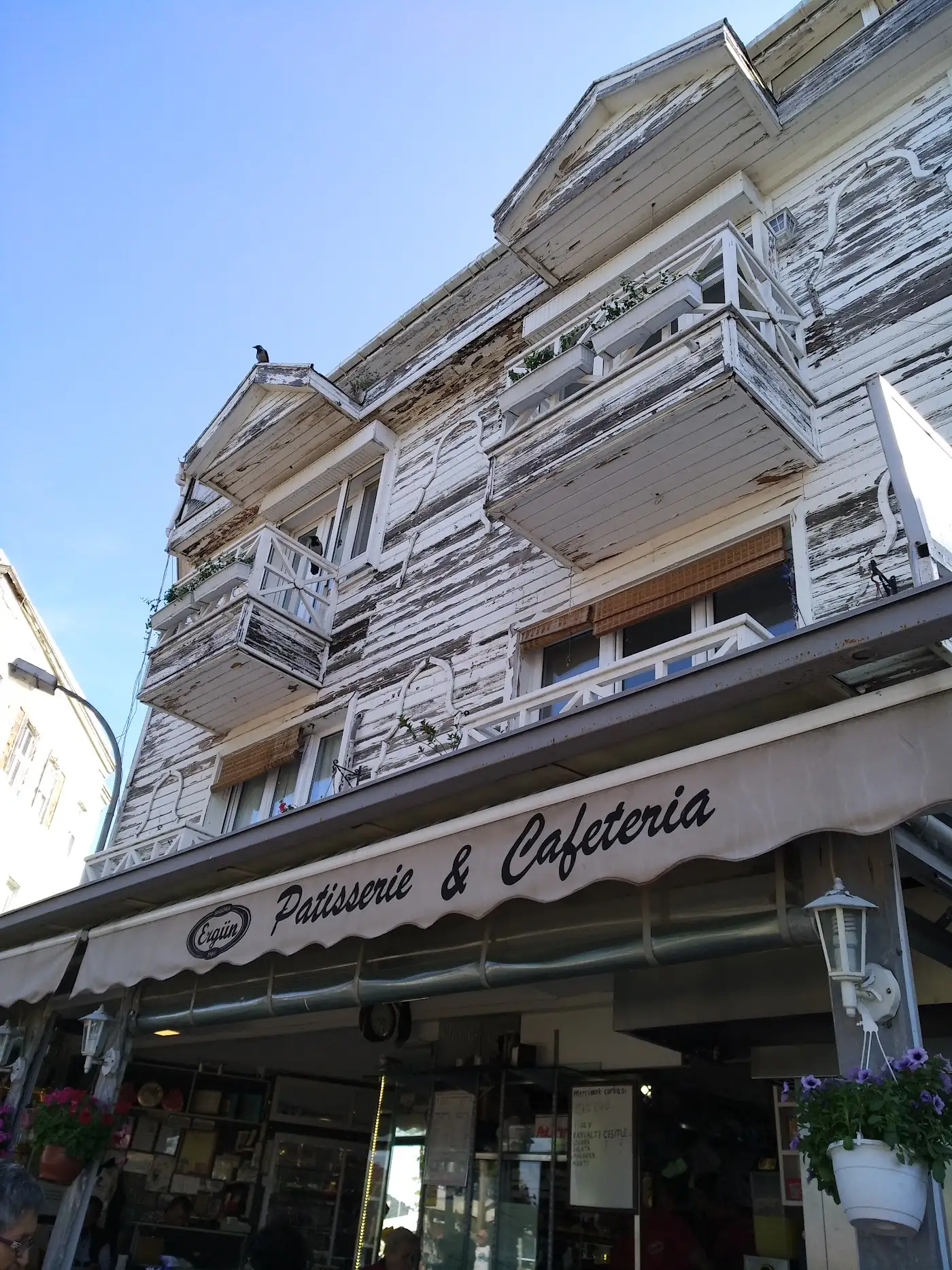 Burgazada Ergün Pastanesi
