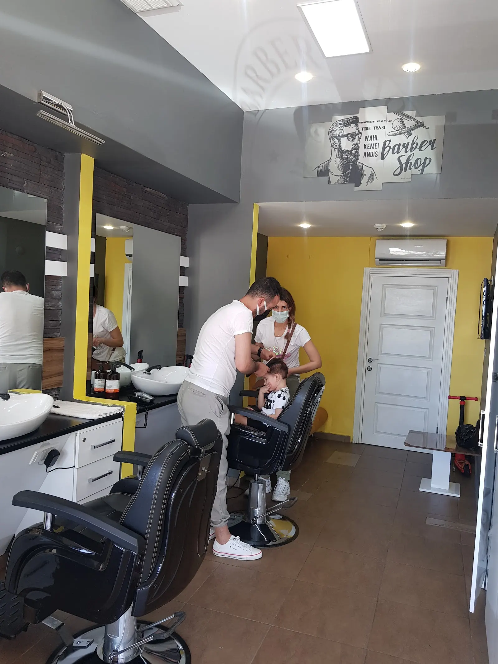 Saloon EMA Nish Adalar