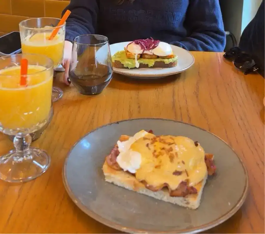 A Bit Of Eggo fotoğraf 3
