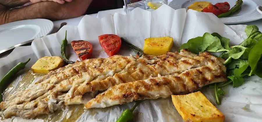 Arnavutköy Balıkçısı fotoğraf 2