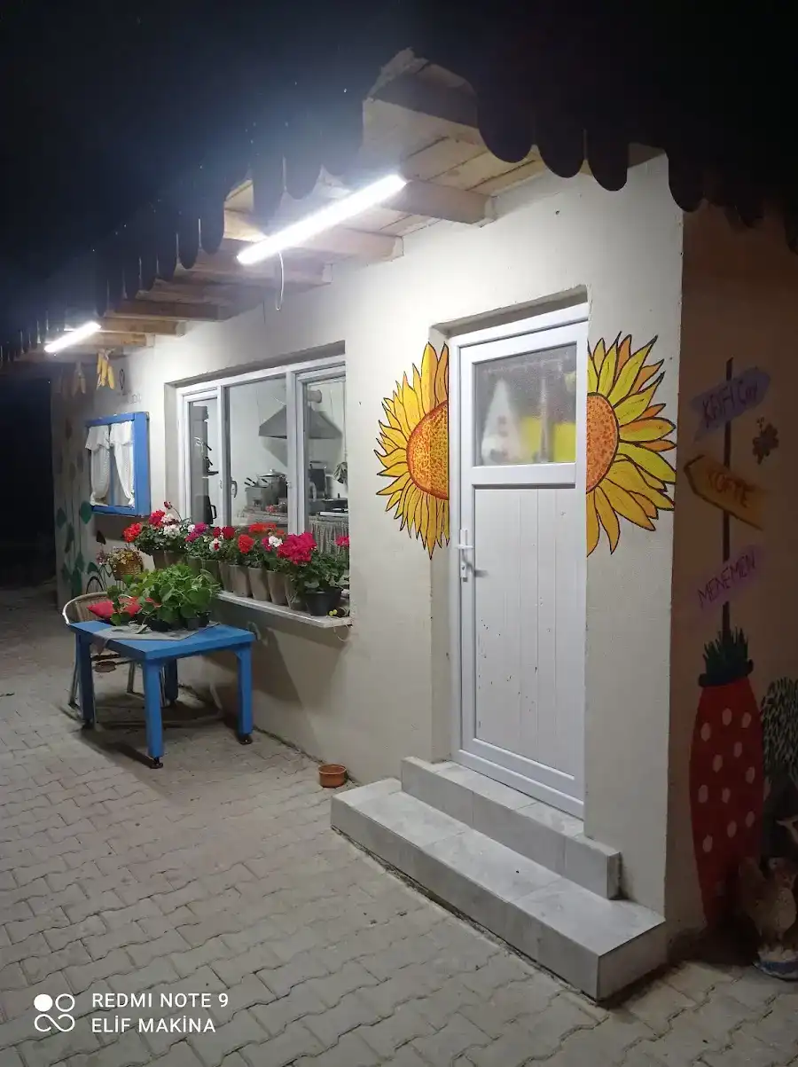 bizim bahçe kahvaltı ızgara ve ev yemekleri