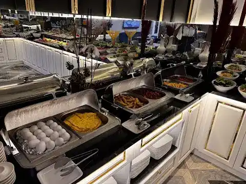 Cafe De Brasso & Restaurant