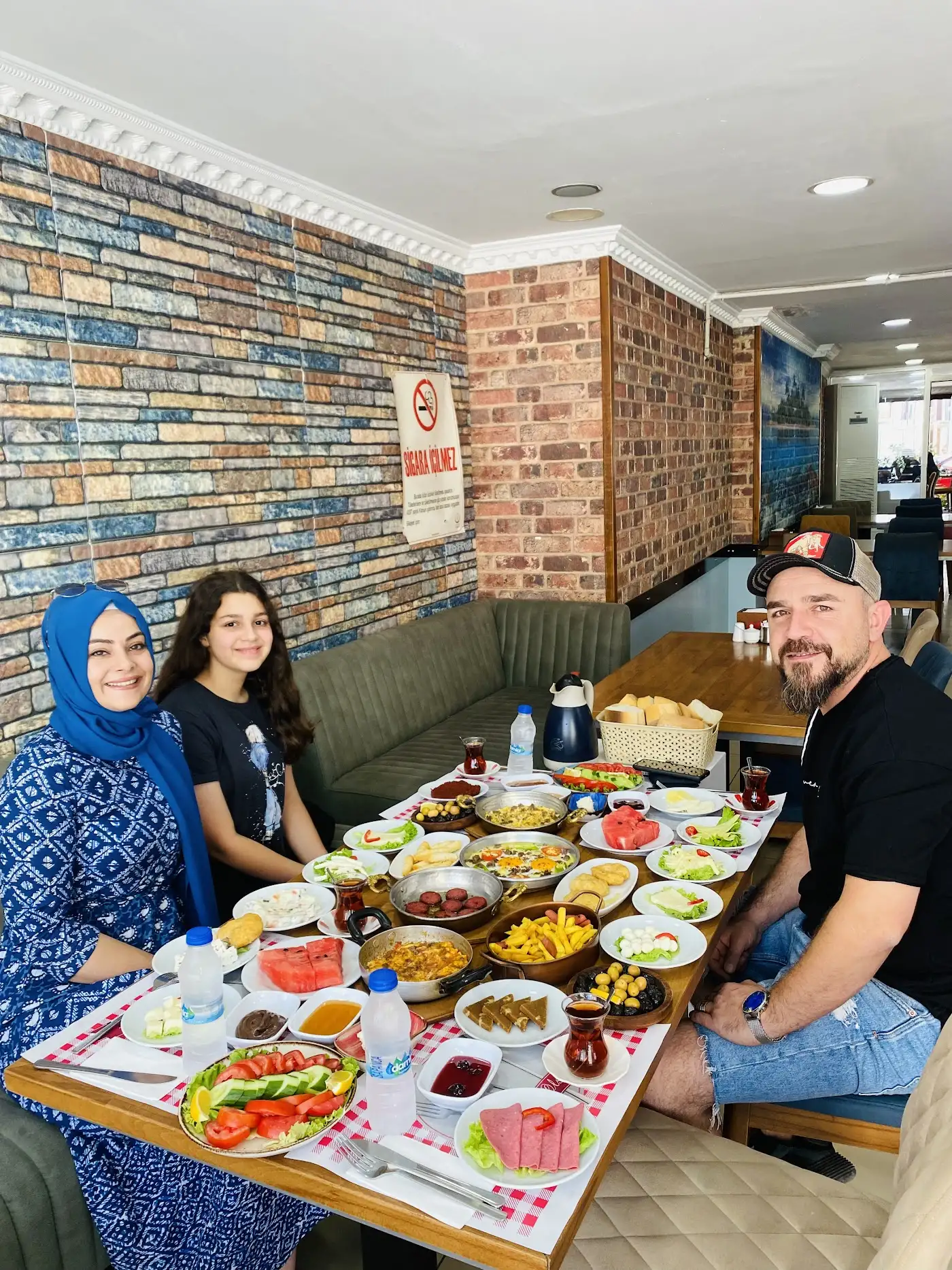 ES MENEMEN VE KAHVALTI SALONU