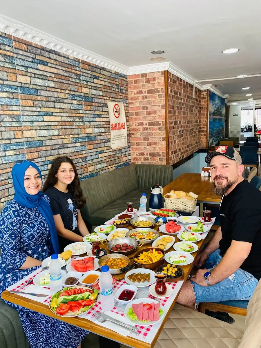 ES MENEMEN VE KAHVALTI SALONU