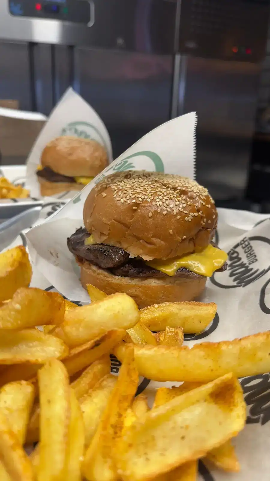 Mano Burger fotoğraf 3