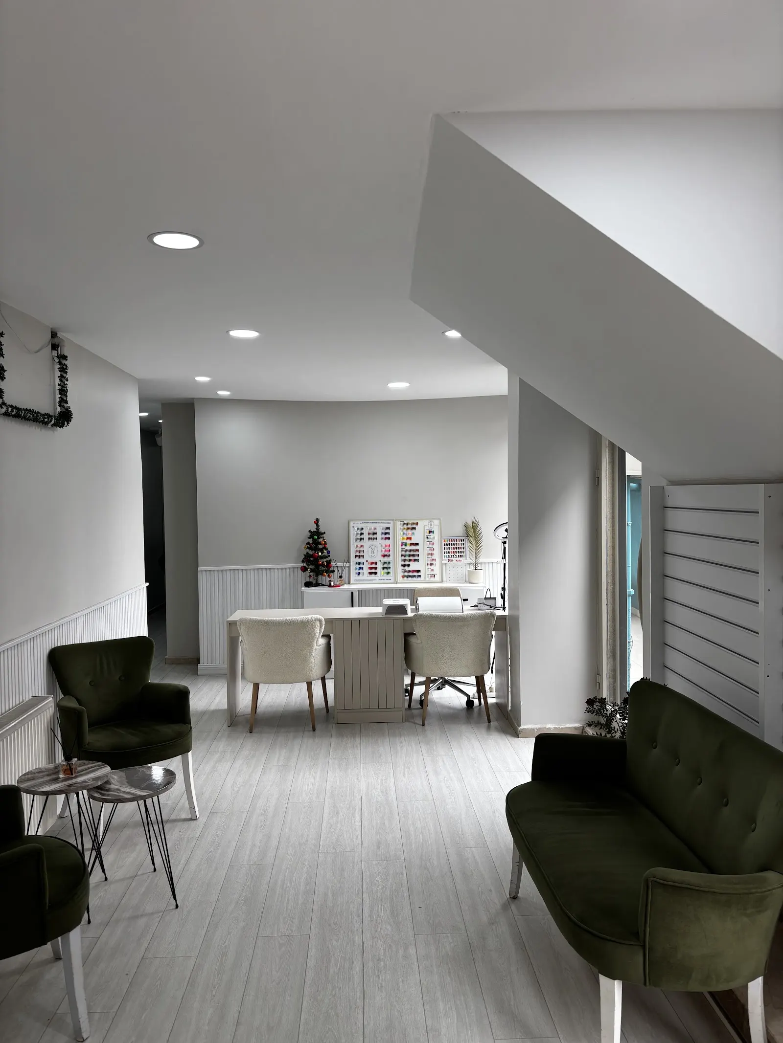Huzur Clinica Ayak-Cilt-Lazer Epilasyon Bakım Salonu fotoğraf 3