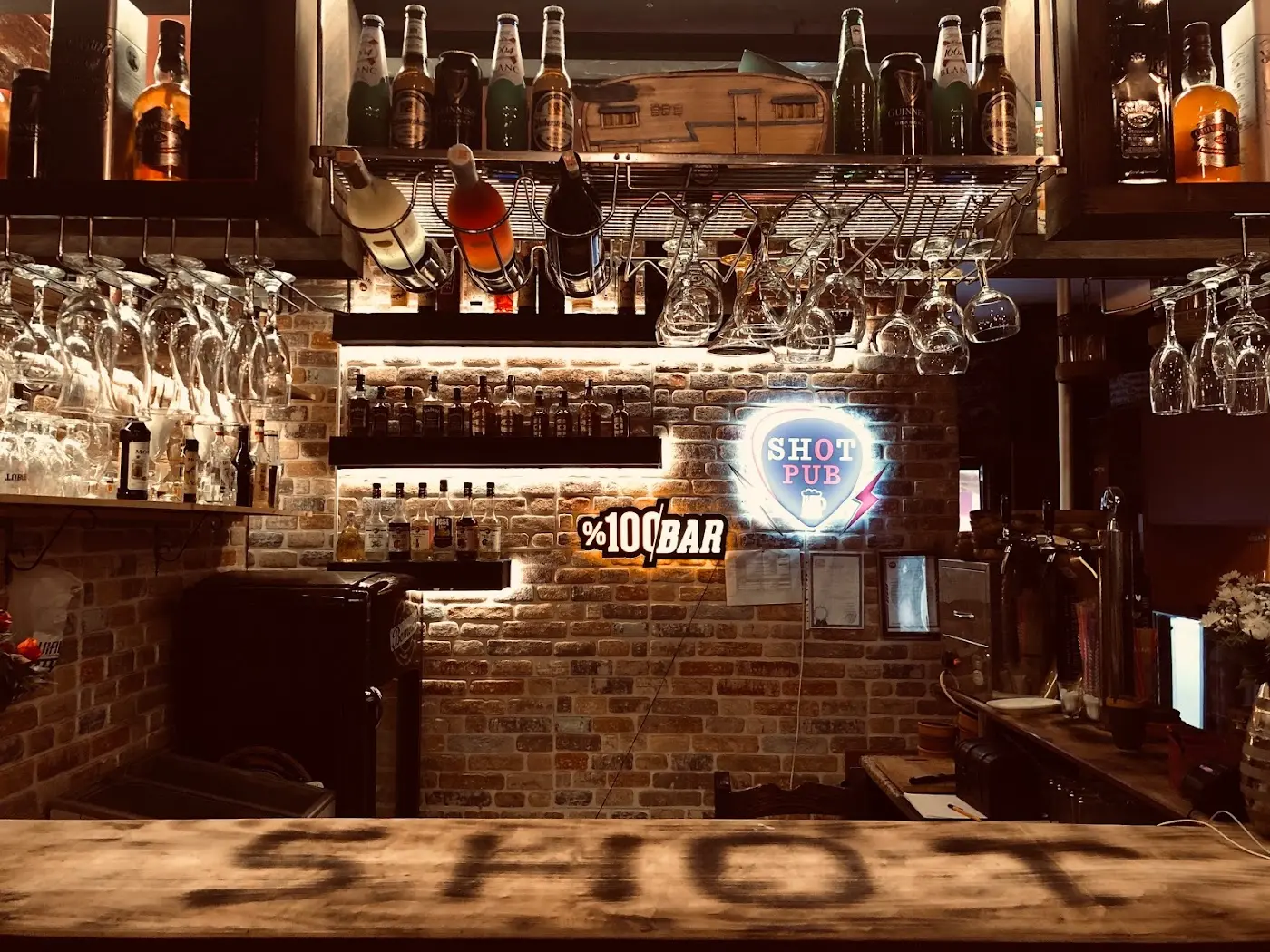 SHOT PUB
